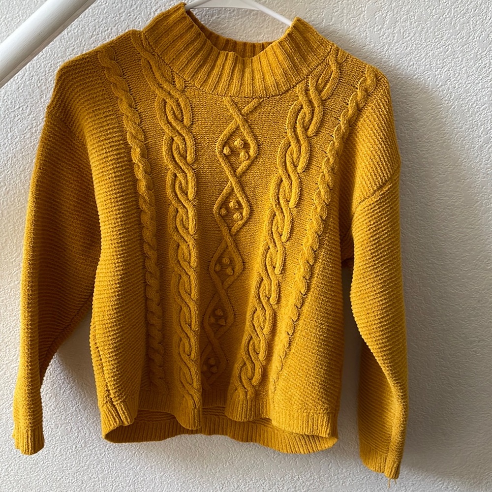 Like-new mustard yellow sweater.